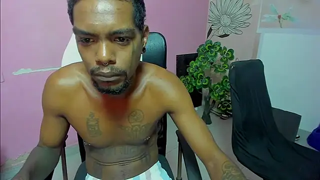 Snapshot of bigblackhotx1 chatting on February 2026 10:15:02 AM bigblackhotx1 online show from February 2026 10:15:02 AM