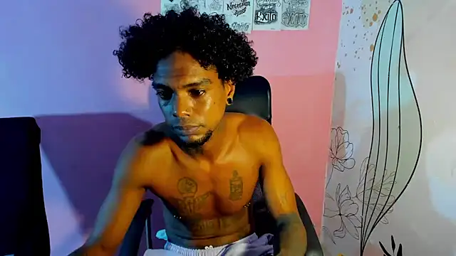 Snapshot of bigblackhotx1 chatting on April 2026 01:59:02 AM bigblackhotx1 online show from April 2026 01:59:02 AM