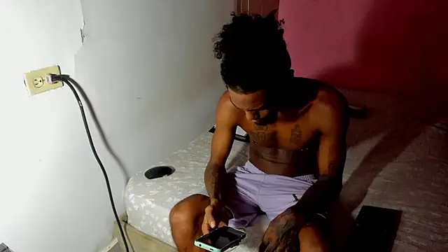 Snapshot of bigblackhotx1 chatting on May 2026 10:34:01 AM bigblackhotx1 online show from May 2026 10:34:01 AM