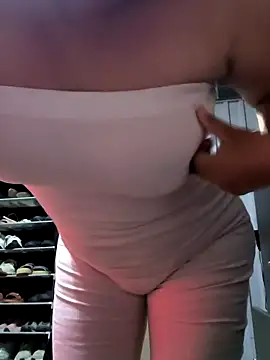 Kasandra02 online show from February 2026 04:40:02 AM