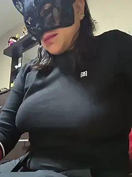 Kasandra02 online show from May 2026 11:02:02 PM