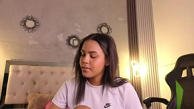 alexa andherson online show from October 2025 07:36:02 PM