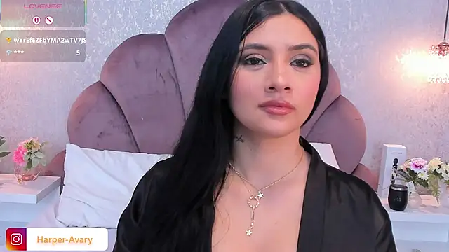 Snapshot of Harper-Avary chatting on March 2025 04:20:01 PM Harper-Avary online show from March 2025 04:20:01 PM