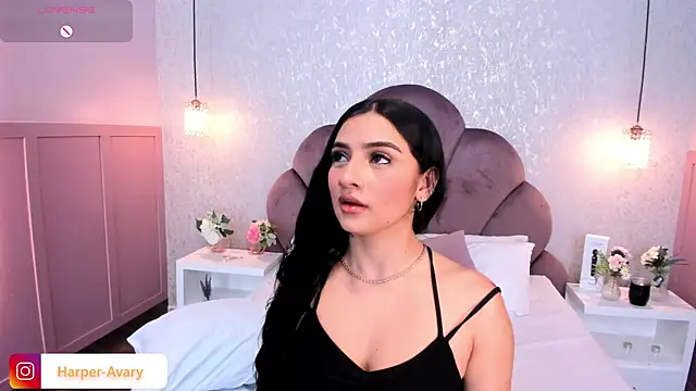 Snapshot of Harper-Avary chatting on March 2025 05:35:02 PM Harper-Avary online show from March 2025 05:35:02 PM