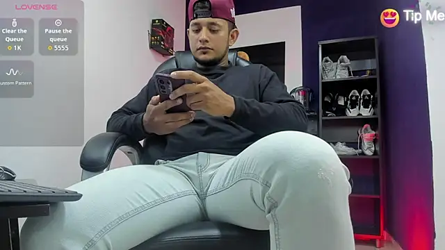 Snapshot of Marcos_garcias chatting on December 2025 03:52:01 PM Marcos garcias online show from December 2025 03:52:01 PM