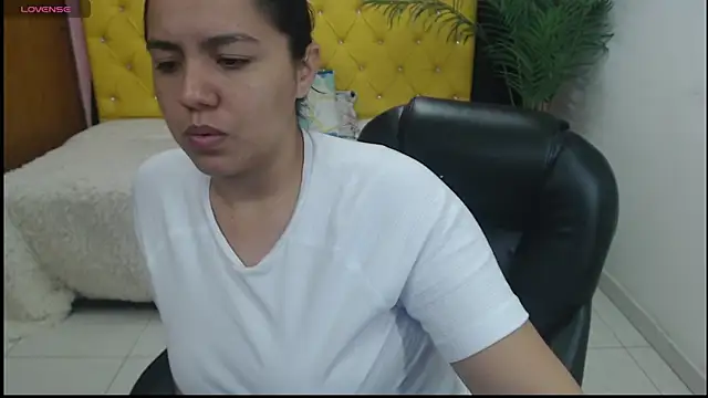 Snapshot of candiapole chatting on December 2024 12:55:01 PM candiapole online show from December 2024 12:55:01 PM