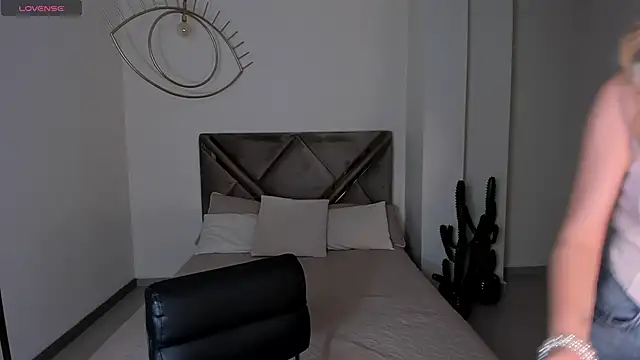 StacyWoods online show from May 2026 11:48:02 AM