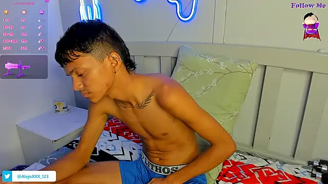 Snapshot of loistwink_ chatting on October 2025 03:32:01 AM loistwink online show from October 2025 03:32:01 AM