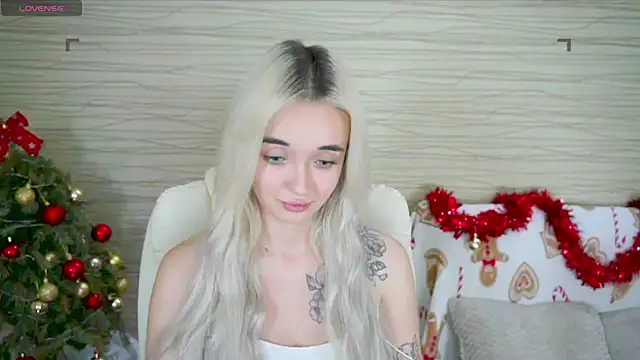 Snapshot of Ashley_S chatting on December 2024 05:18:02 AM Ashley S online show from December 2024 05:18:02 AM