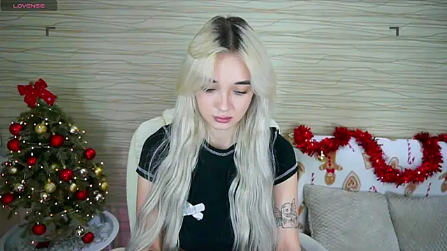 Snapshot of Ashley_S chatting on December 2024 11:16:01 PM Ashley S online show from December 2024 11:16:01 PM