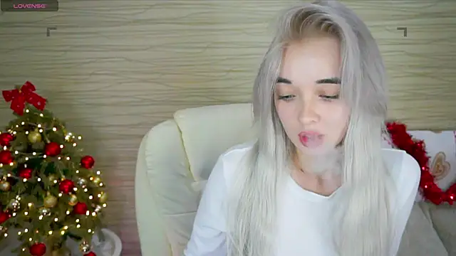 Snapshot of Ashley_S chatting on December 2024 02:25:01 AM Ashley S online show from December 2024 02:25:01 AM