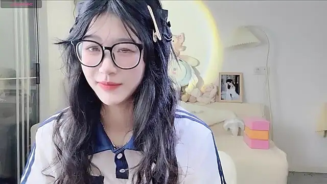 Luminous163 online show from October 2025 09:41:02 AM