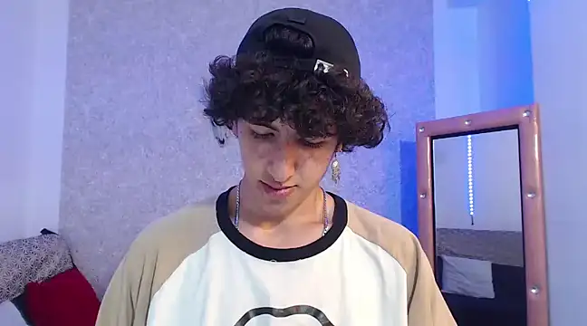 Kerverr  online show from February 2025 07:56:01 PM