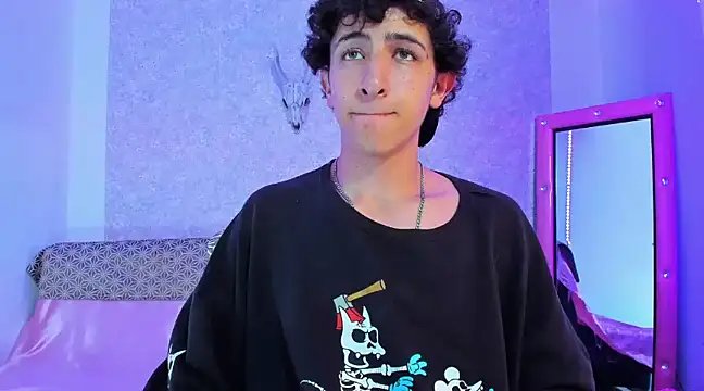 Kerverr  online show from March 2025 02:50:01 AM