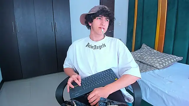 Kerverr  online show from September 2025 05:34:02 PM