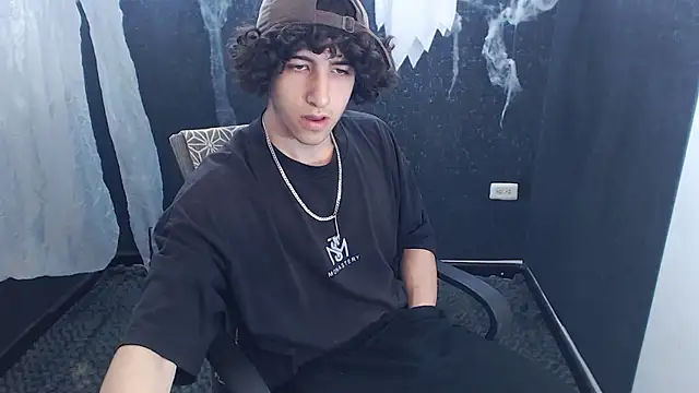 Kerverr  online show from November 2025 02:39:02 PM