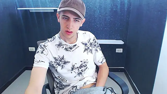 Kerverr  online show from December 2025 02:55:01 PM