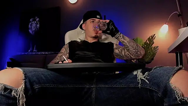 uptomatty online show from May 2026 07:02:02 AM