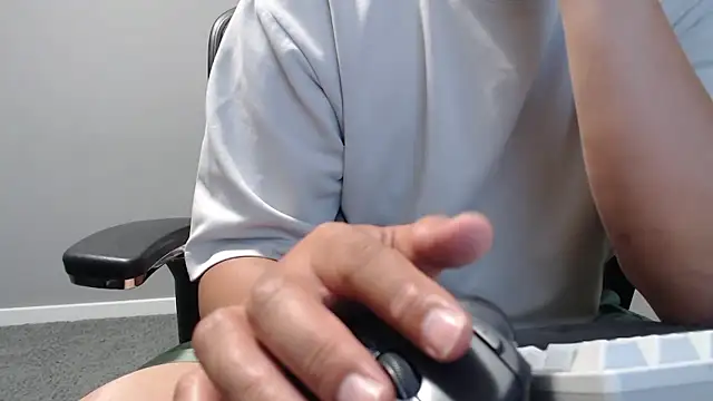 Snapshot of nimirole chatting on May 2026 03:21:02 PM nimirole online show from May 2026 03:21:02 PM