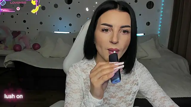 Just Mira  online show from November 2025 06:45:01 AM