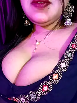 Snapshot of Suhanakhan00 chatting on December 2024 08:42:02 PM Suhanakhan00 online show from December 2024 08:42:02 PM
