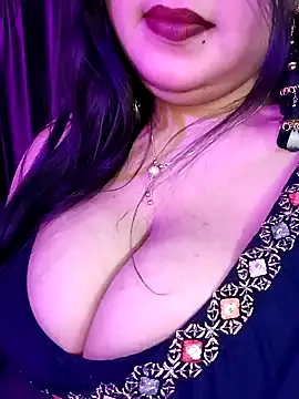 Snapshot of Suhanakhan00 chatting on February 2025 05:26:02 PM Suhanakhan00 online show from February 2025 05:26:02 PM