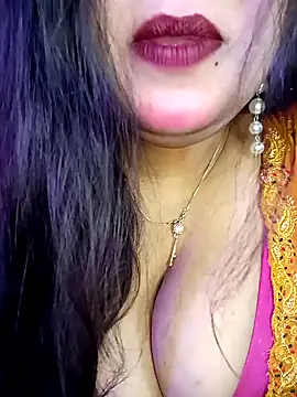 Snapshot of Suhanakhan00 chatting on February 2025 05:53:01 AM Suhanakhan00 online show from February 2025 05:53:01 AM