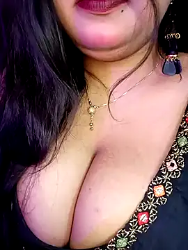 Snapshot of Suhanakhan00 chatting on March 2025 05:11:02 PM Suhanakhan00 online show from March 2025 05:11:02 PM