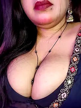 Snapshot of Suhanakhan00 chatting on March 2025 06:07:02 AM Suhanakhan00 online show from March 2025 06:07:02 AM
