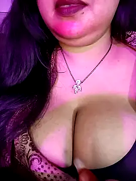 Snapshot of Suhanakhan00 chatting on November 2025 06:17:01 PM Suhanakhan00 online show from November 2025 06:17:01 PM