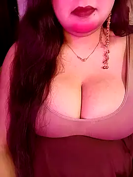 Suhanakhan00 online show from March 2026 05:27:01 PM