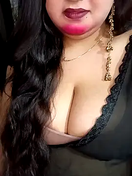 Suhanakhan00 online show from April 2026 07:53:02 AM