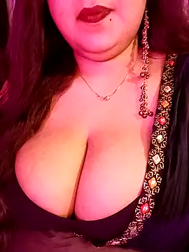 Suhanakhan00 online show from May 2026 05:28:02 PM