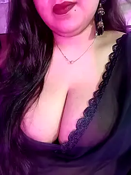 Suhanakhan00 online show from May 2026 06:49:02 PM