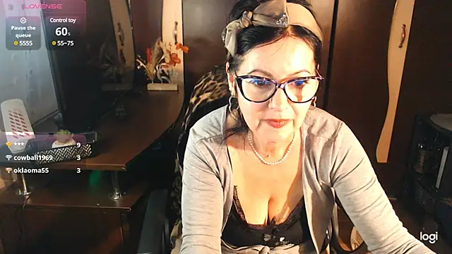 Snapshot of exymilf_ chatting on February 2025 03:23:02 PM exymilf online show from February 2025 03:23:02 PM