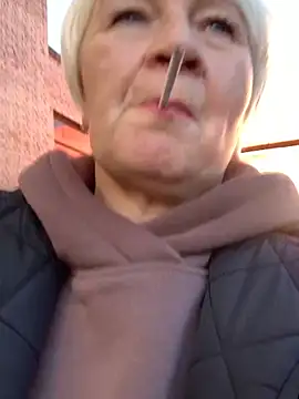 Snapshot of Laura_Millf chatting on September 2025 01:38:02 PM Laura Millf online show from September 2025 01:38:02 PM