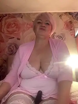 Laura Millf online show from April 2026 09:41:02 AM