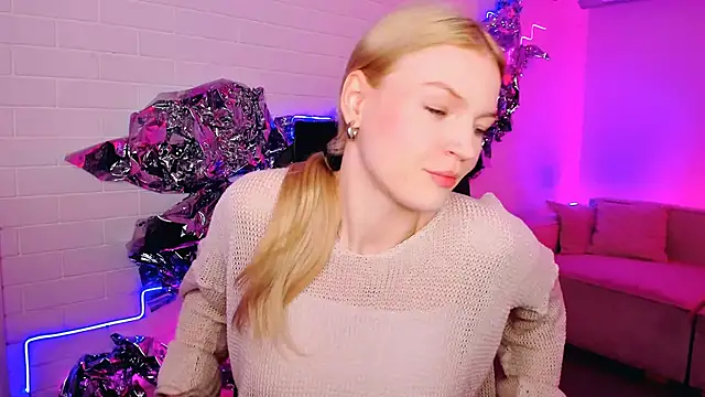 Snapshot of GraceGlamour chatting on December 2024 05:12:01 AM GraceGlamour online show from December 2024 05:12:01 AM