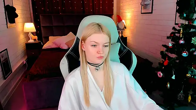 Snapshot of GraceGlamour chatting on December 2024 05:37:01 AM GraceGlamour online show from December 2024 05:37:01 AM