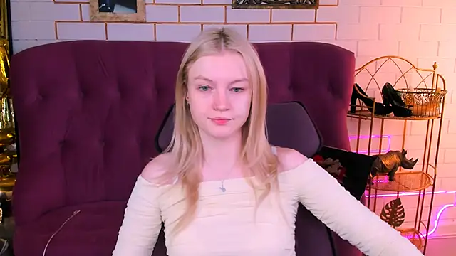 Snapshot of GraceGlamour chatting on February 2026 05:08:02 AM GraceGlamour online show from February 2026 05:08:02 AM