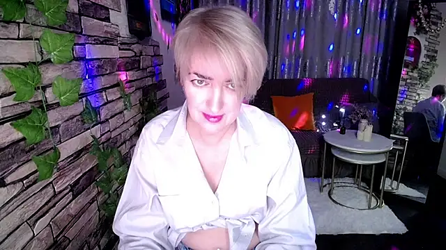 Hot Girl87 online show from December 2024 03:37:01 PM