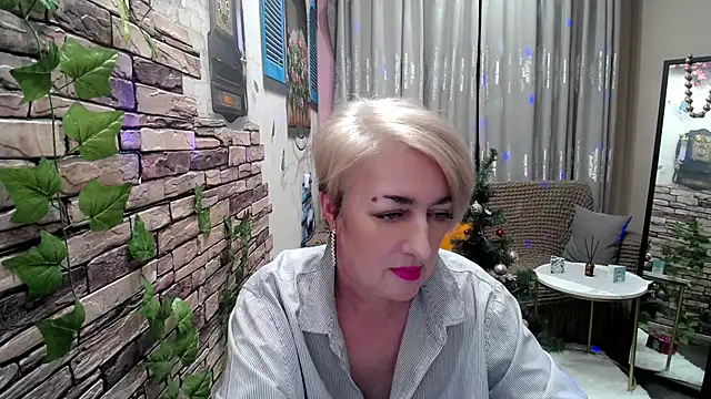 Hot Girl87 online show from December 2024 03:16:01 PM