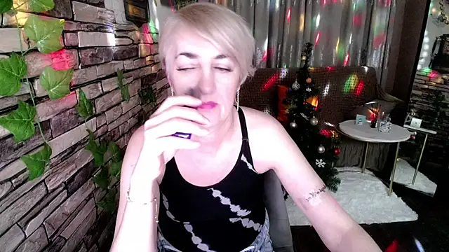 Hot Girl87 online show from December 2024 10:52:02 PM