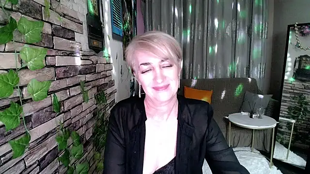 Hot Girl87 online show from December 2024 12:00:01 AM