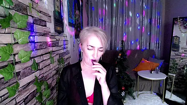 Hot Girl87 online show from January 2025 06:35:01 PM