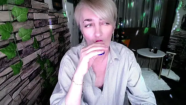 Hot Girl87 online show from January 2025 01:58:01 PM