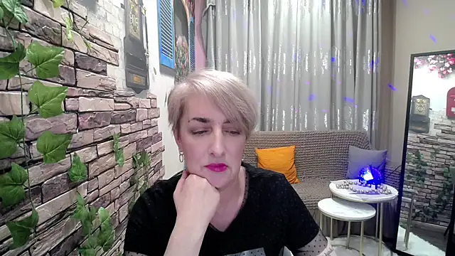 Hot Girl87 online show from January 2025 04:01:02 PM