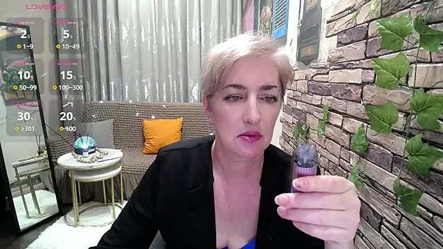 Hot Girl87 online show from February 2025 03:36:02 PM