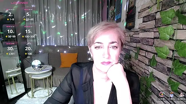 Hot Girl87 online show from February 2025 06:38:01 PM