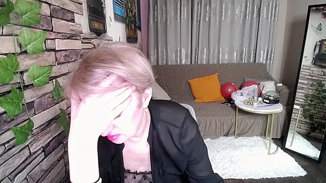 Hot Girl87 online show from February 2025 07:31:02 PM